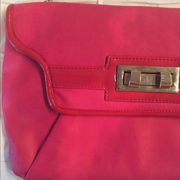 Miztique Pink Turnlock Crossbody - Picture 2 of 4